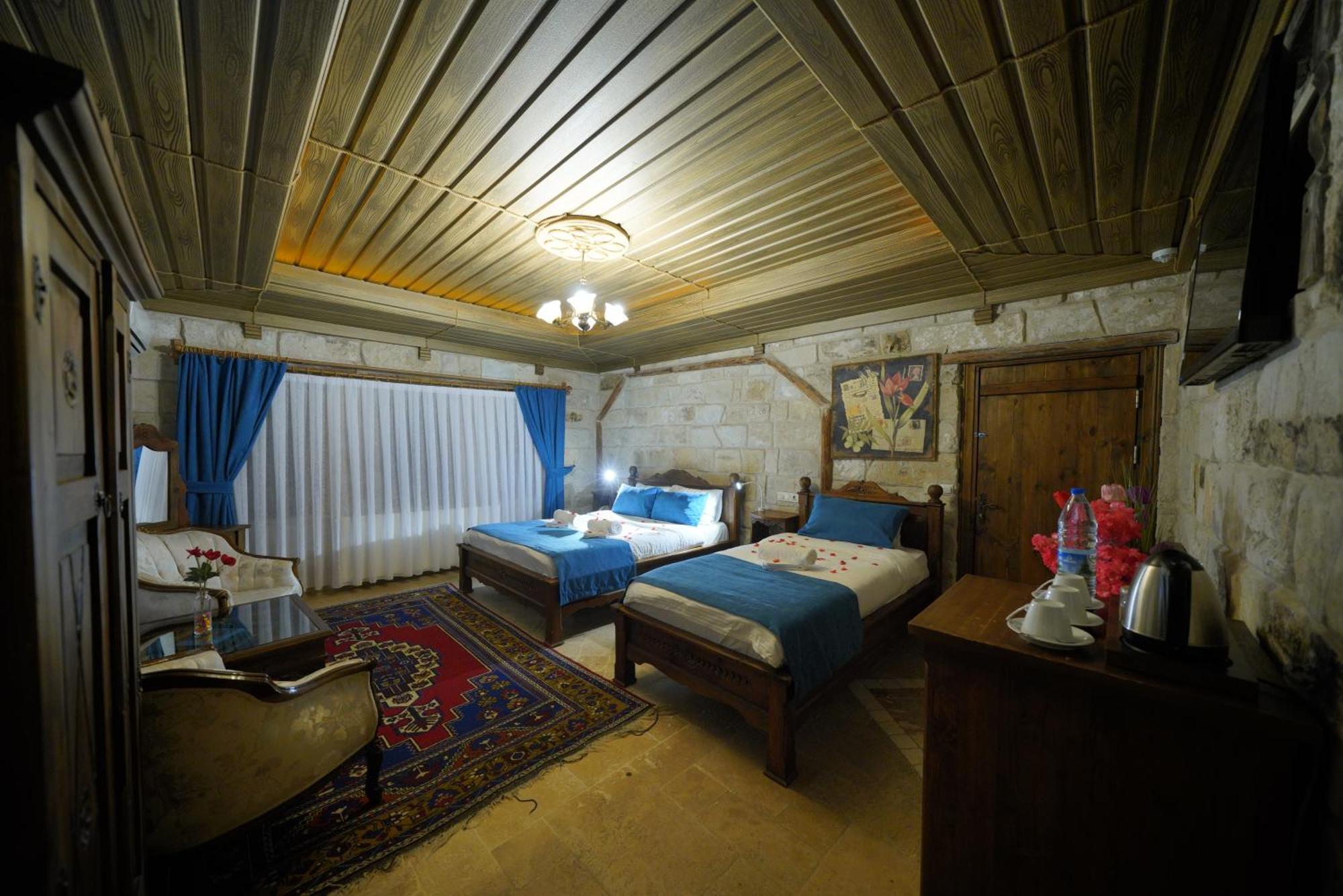 Shoestring Stone House Goreme Room photo